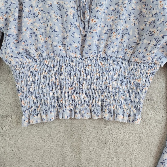 Romwe Top Womens Large Light Blue Floral Cropped Smocked Waist Long Bell Sleeve - Picture 9 of 11